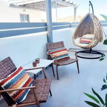 Colors Of Mykonos, 아노 메라